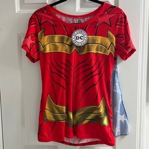 Wonder Woman Top With Detachable Cape